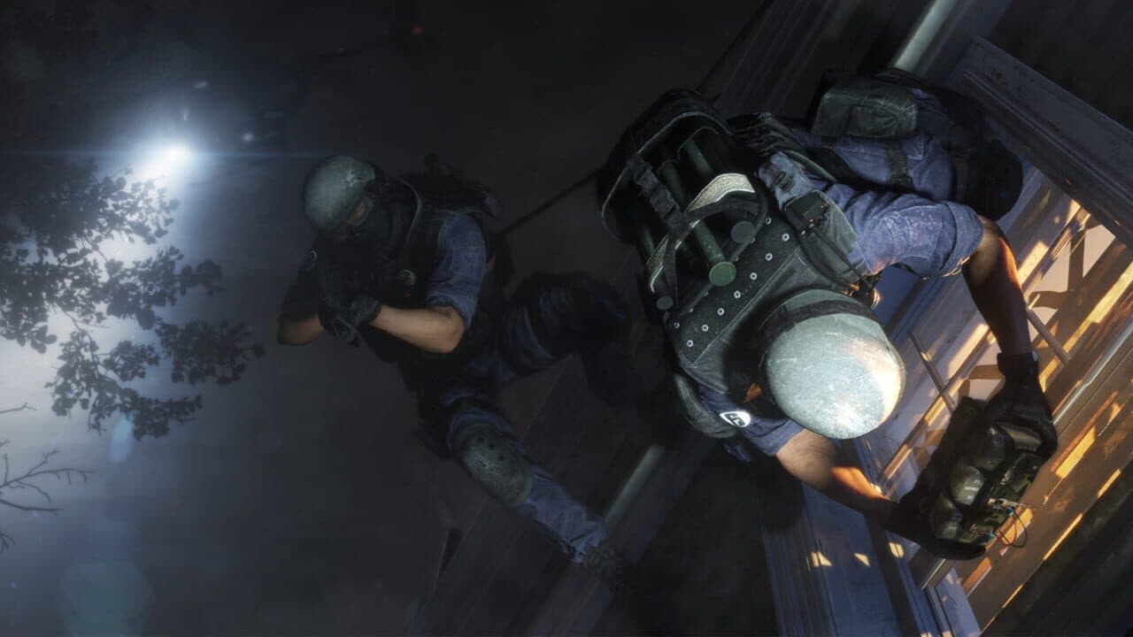 Tom Clancy's Rainbow Six Siege: Advanced Edition thumbnail 2