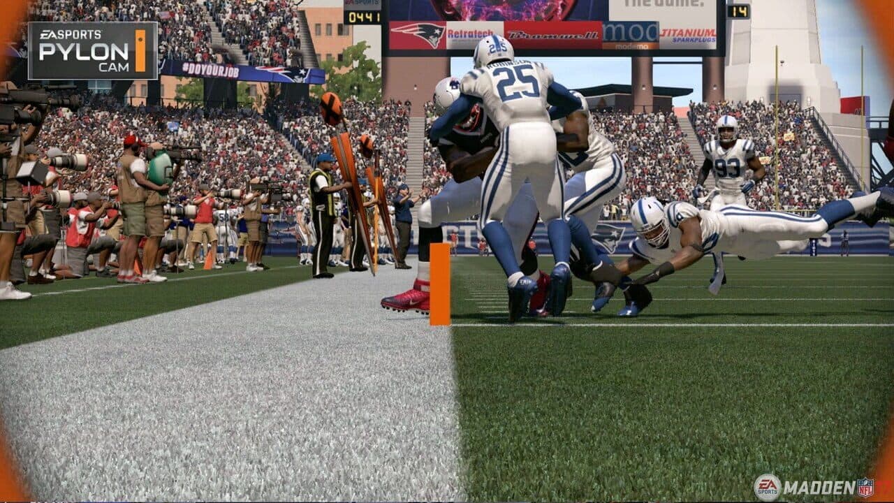 Madden NFL 17 thumbnail 3