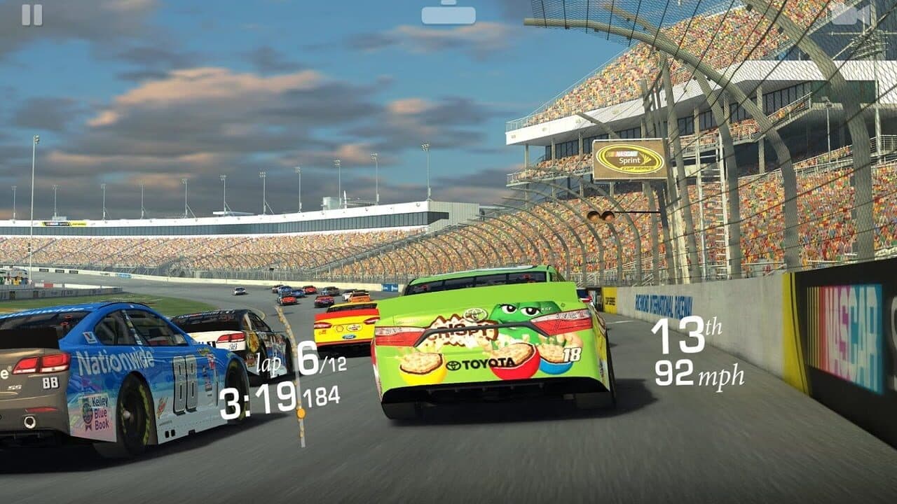 Real Racing 3 thumbnail 7