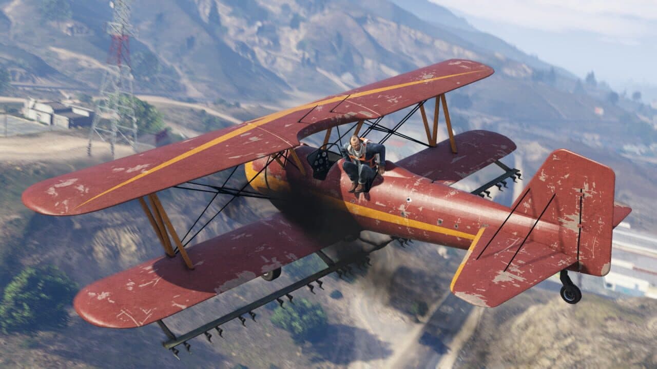 Grand Theft Auto V: Premium Online Edition & Whale Shark Card Bundle thumbnail 6