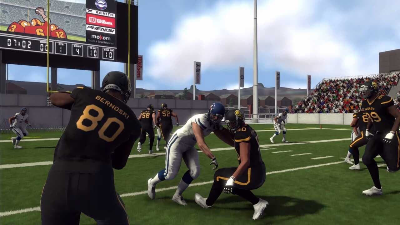 Maximum Football 2019 thumbnail 7