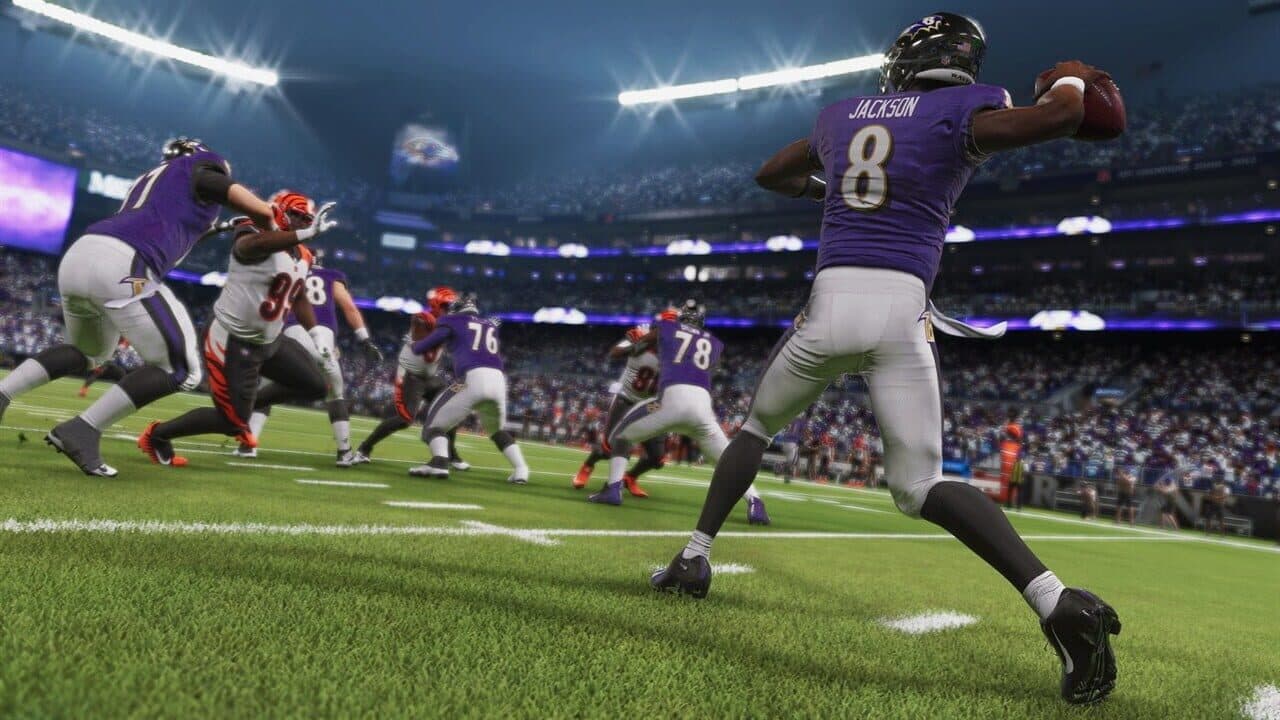Madden NFL 21: Deluxe Edition thumbnail 9
