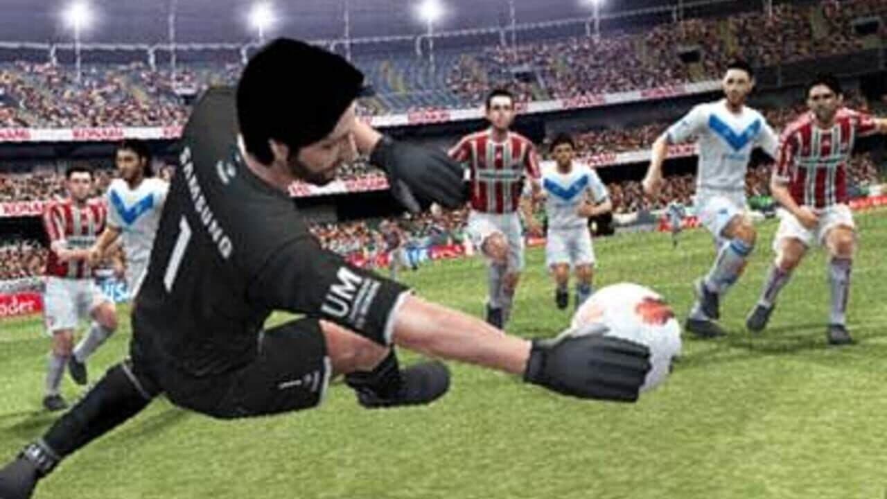 Pro Evolution Soccer 2013 3D thumbnail 2