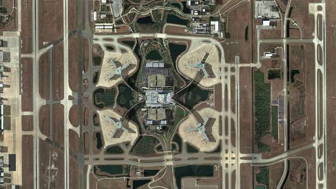 Tower!2011:SE - Orlando KMCO Airport screenshot 1
