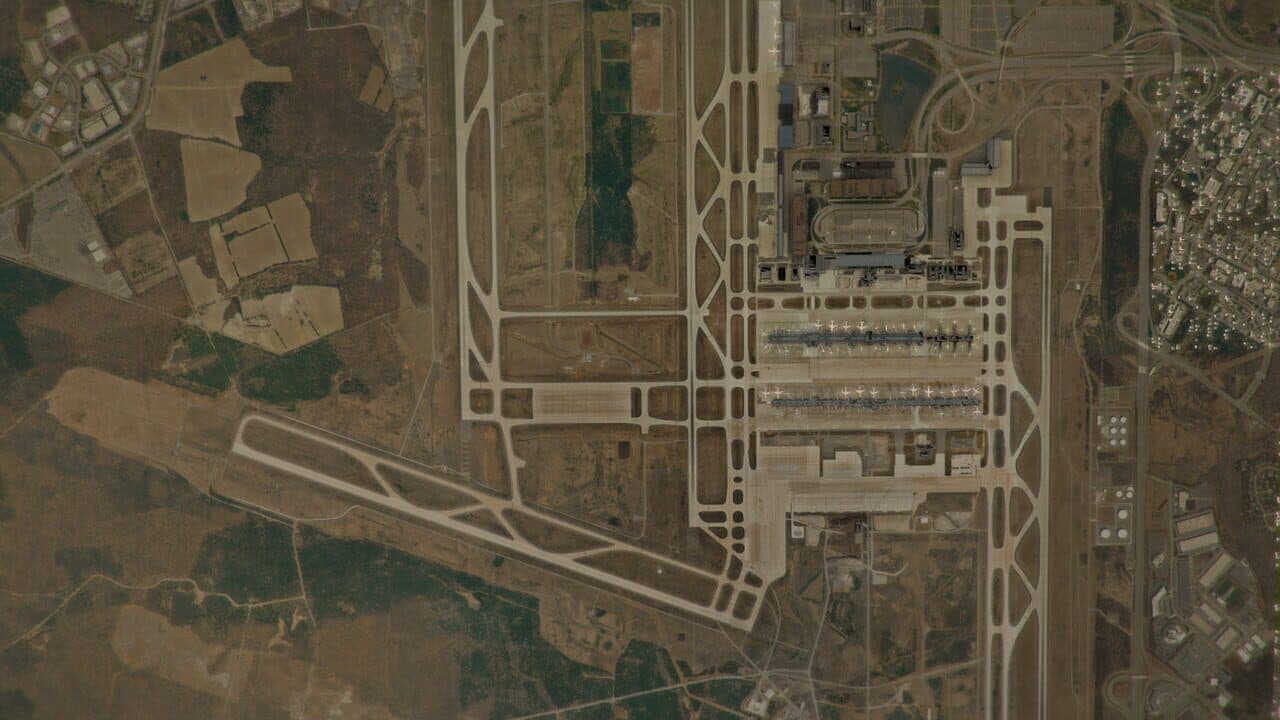 Tower!3D: KIAD Airport thumbnail 7