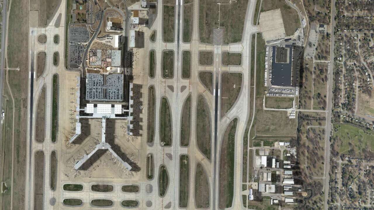 Tower!2011:SE - Memphis KMEM Airport screenshot 1
