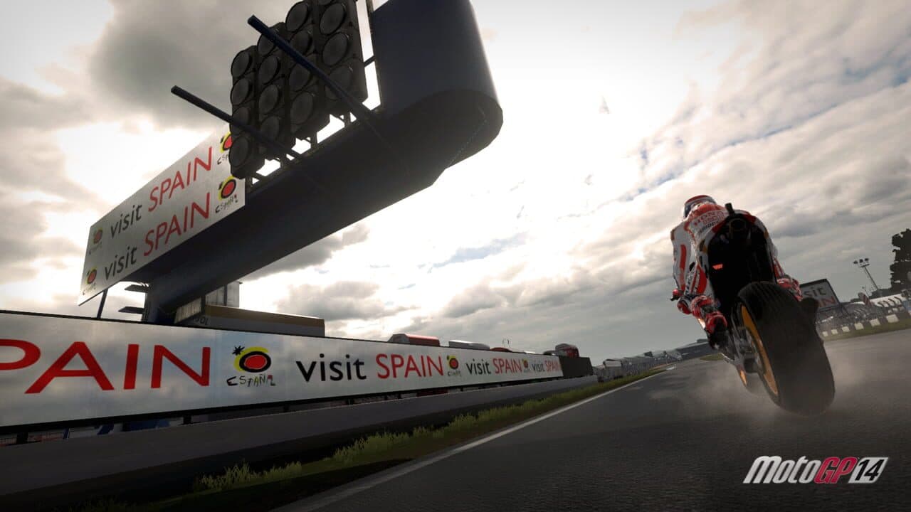 MotoGP 14: Donington Park British Grand Prix DLC thumbnail 4