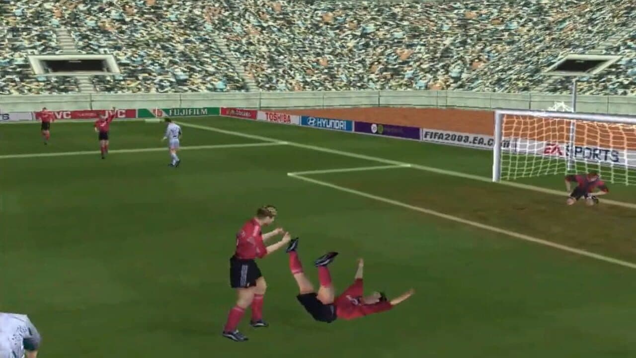 FIFA Soccer 2003 thumbnail 3