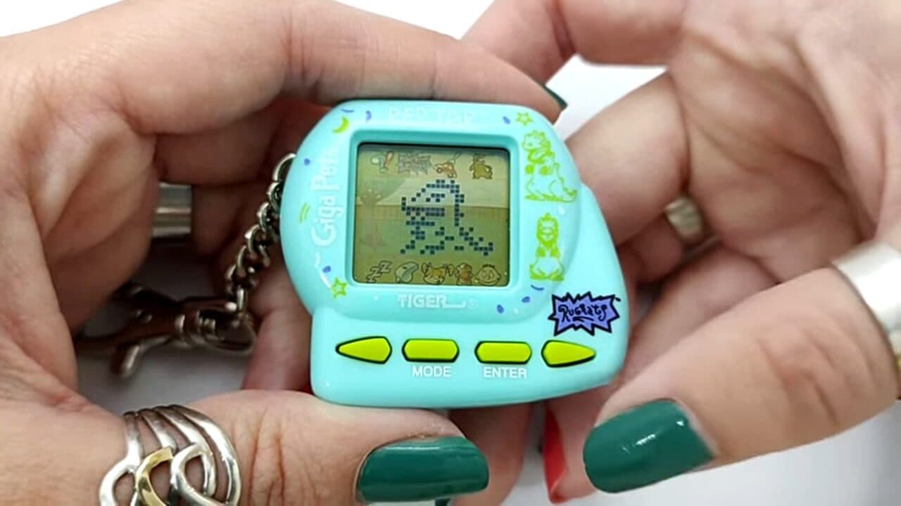Giga Pets: Rugrats Reptar screenshot 1