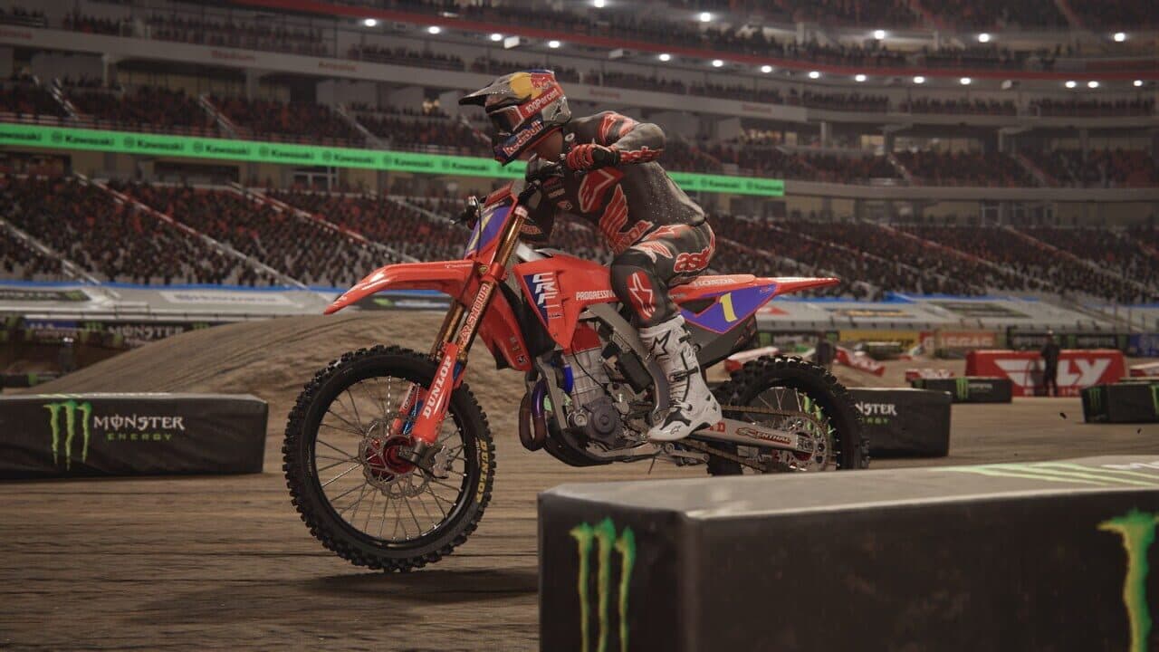 Monster Energy Supercross 25 x Monster Jam Showdown: Dirt Master Edition thumbnail 6