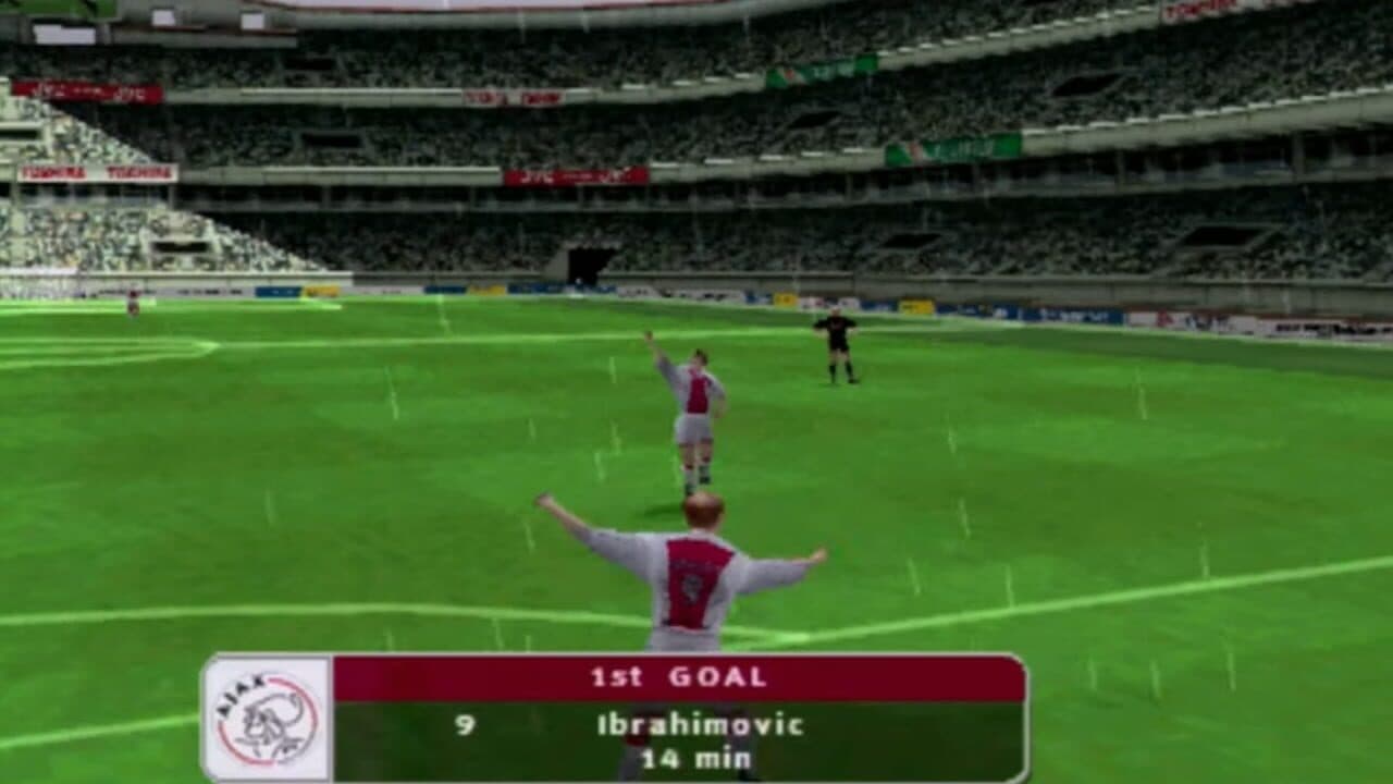 FIFA Soccer 2004 thumbnail 8
